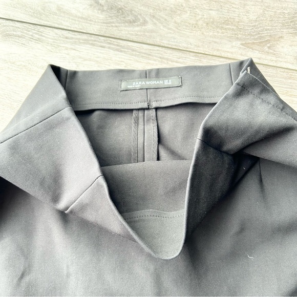 Zara  Stretchy Black Knee Length Skirt - Picture 4 of 9